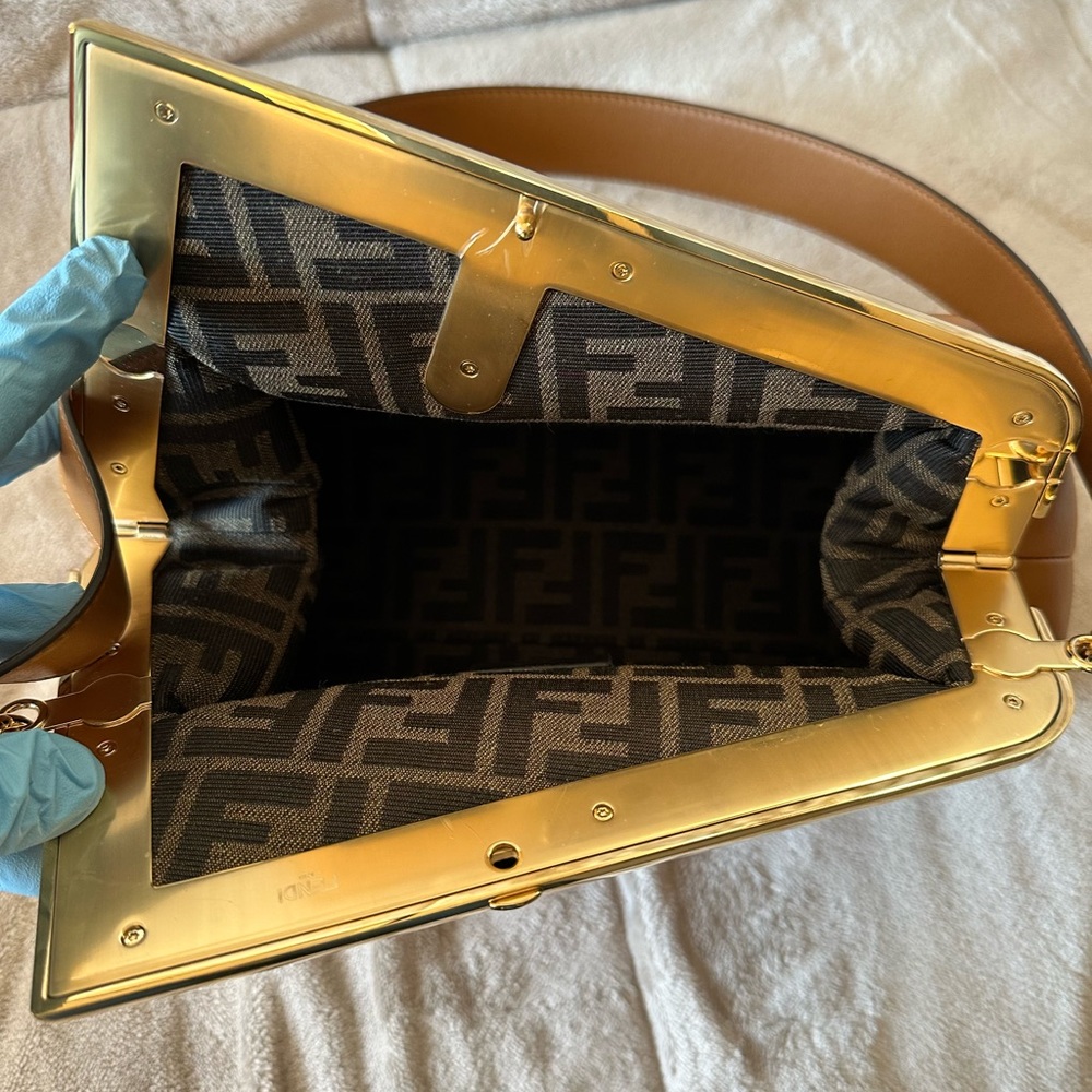 💯 Authentic Medium Fendi First bag - Picture 8 of 10